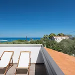 Mendolia Hot Pool And Design Villa