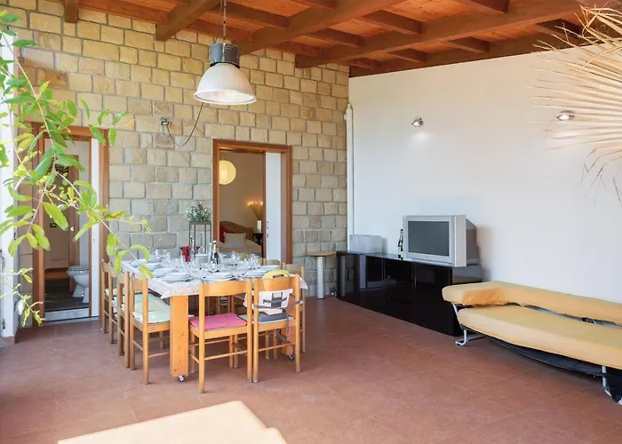 Mendolia Hot Pool And Design Villa