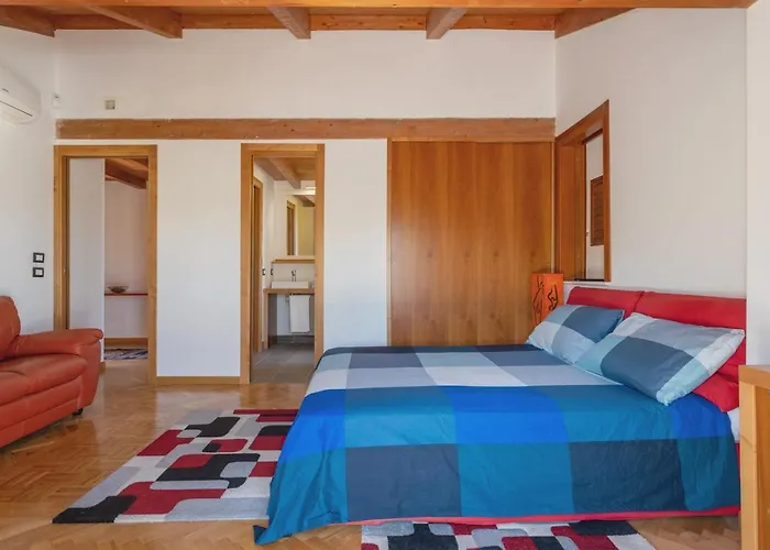 Mendolia Hot Pool And Design *