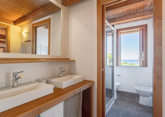 Mendolia Hot Pool And Design Villa *